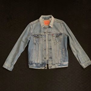 Levi’s denim trucker jacket